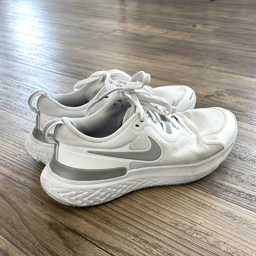 Nike React